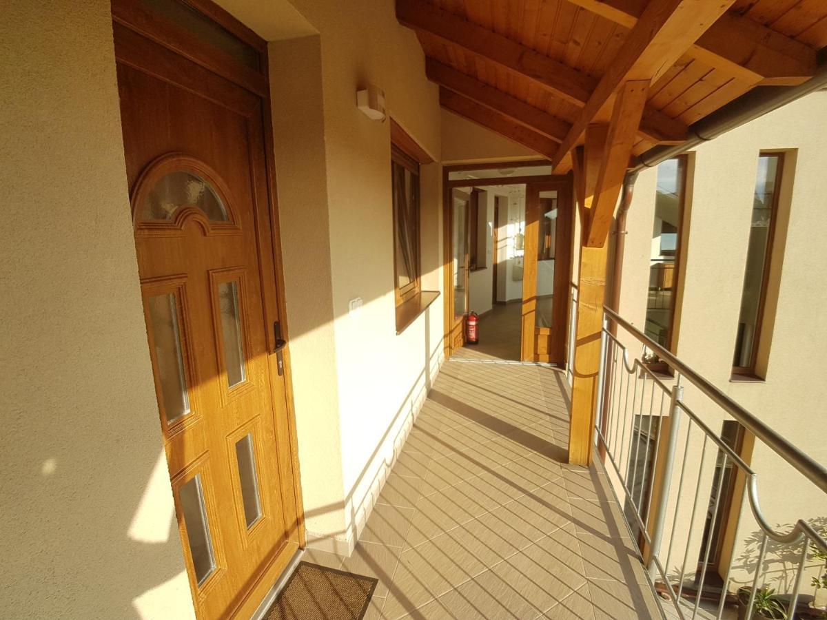 Dorci Apartman Keszthely Buitenkant foto