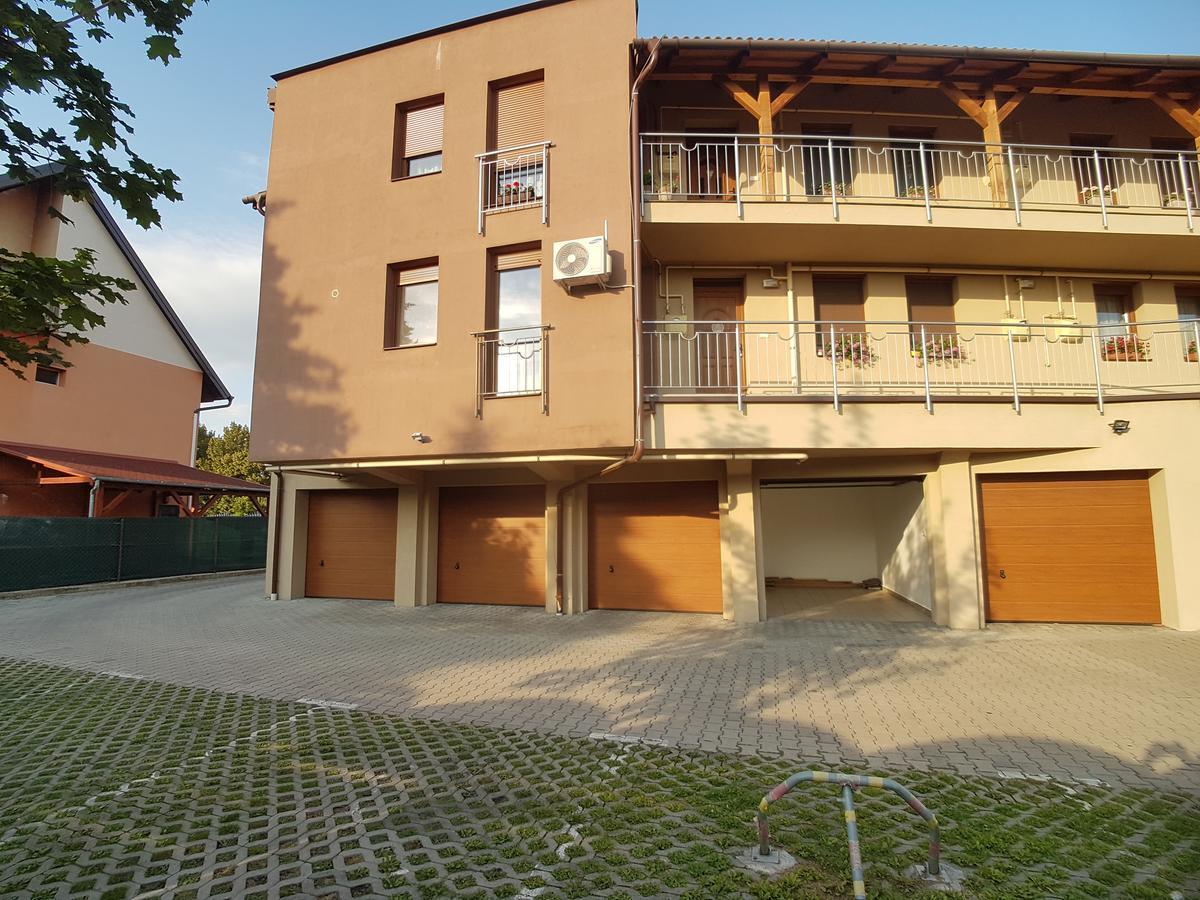 Dorci Apartman Keszthely Buitenkant foto